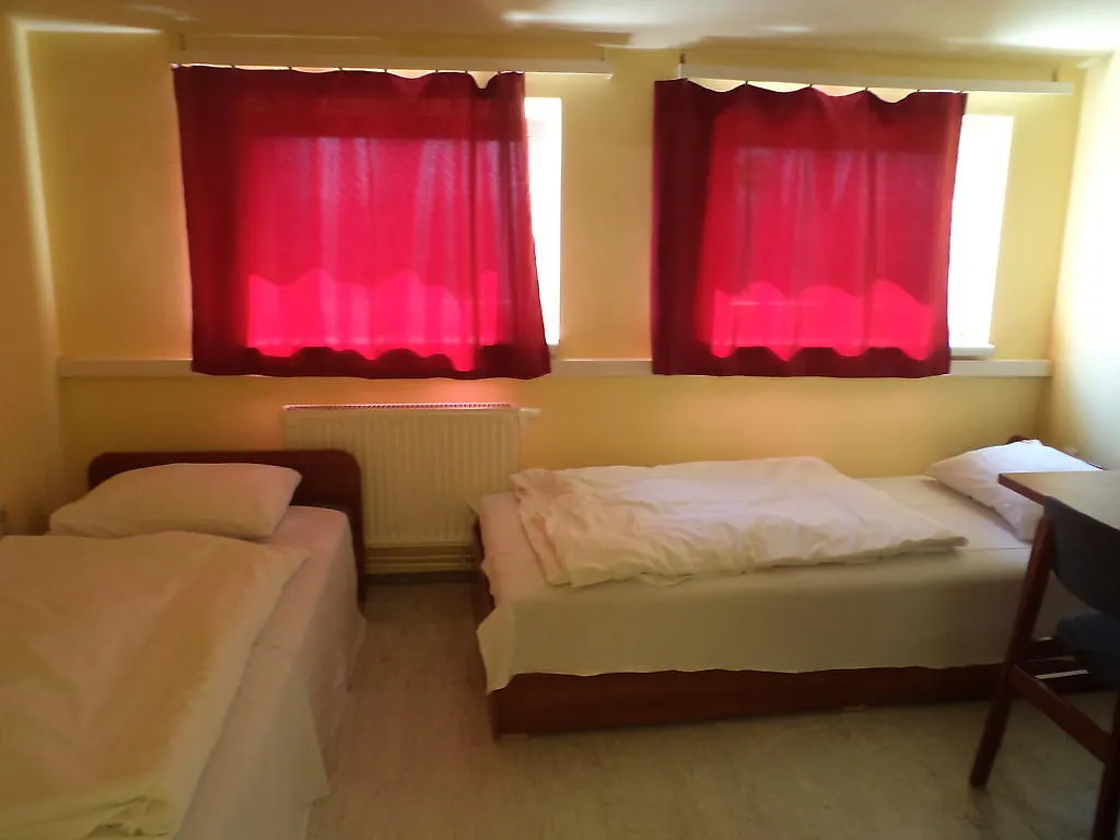 Almagyardombi Kollegium Hostel Eger