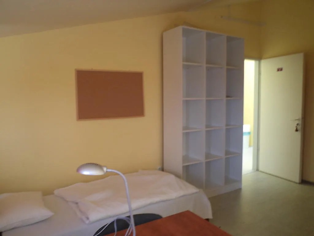 Almagyardombi Kollegium Hostel Eger
