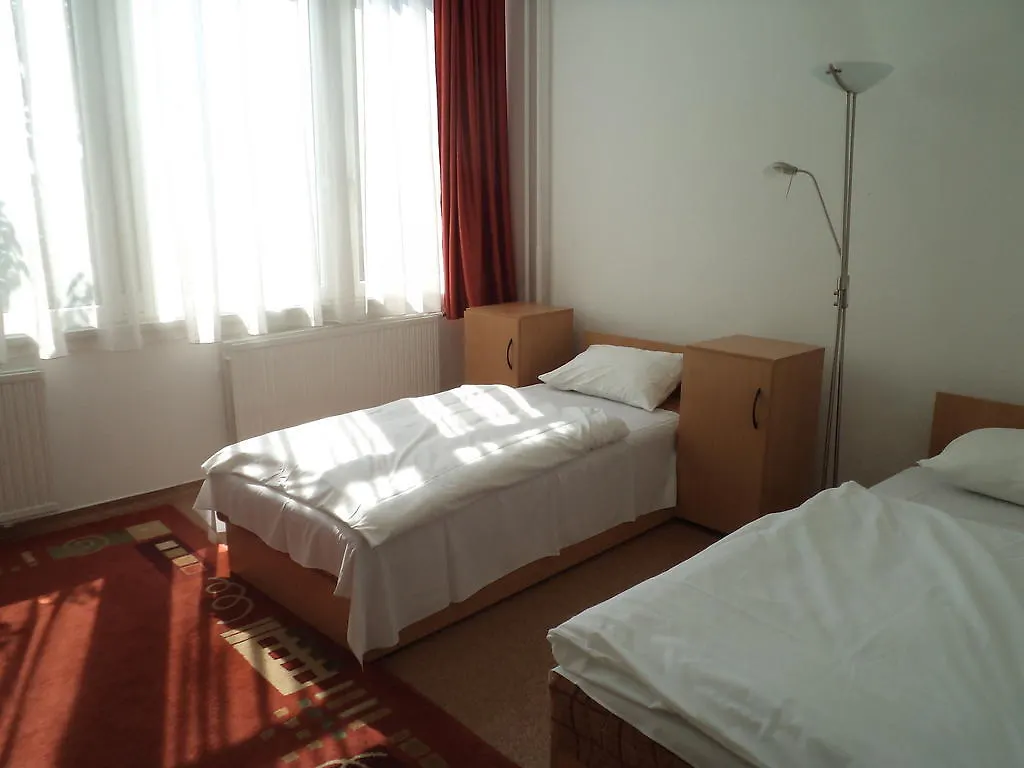 Almagyardombi Kollegium Hostel Eger 0*,  Magyarország
