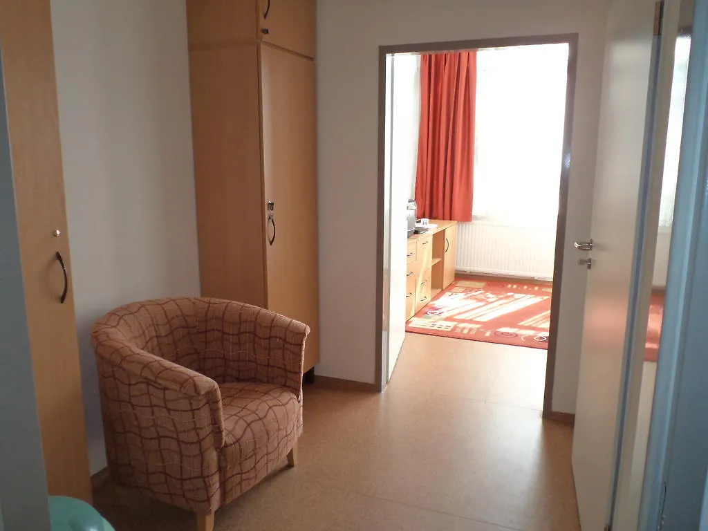 Almagyardombi Kollegium Hostel Eger