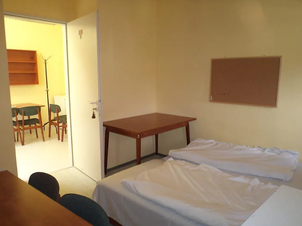 Almagyardombi Kollegium Hostel Eger 0*,
